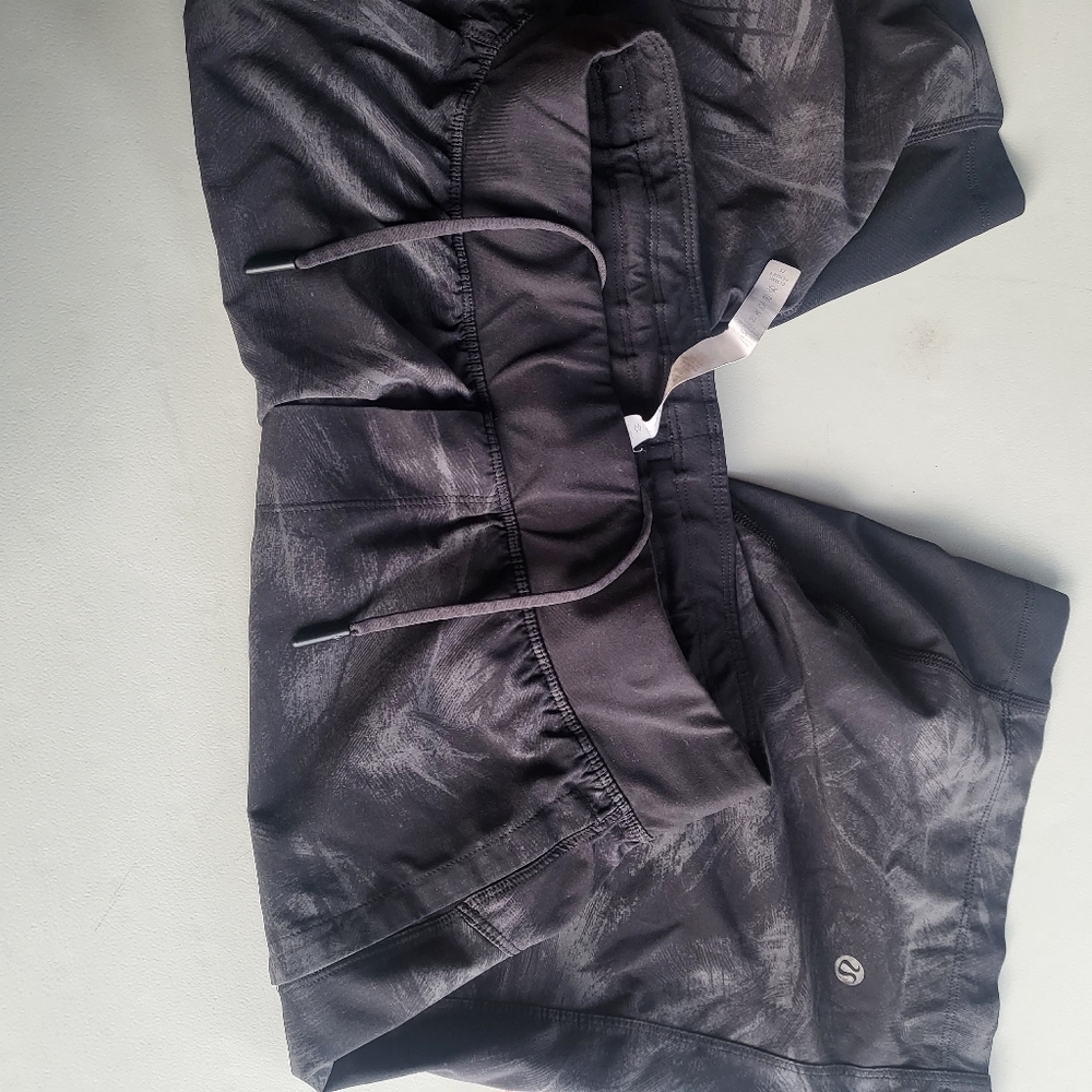 Lululemon - Picture 4 of 5